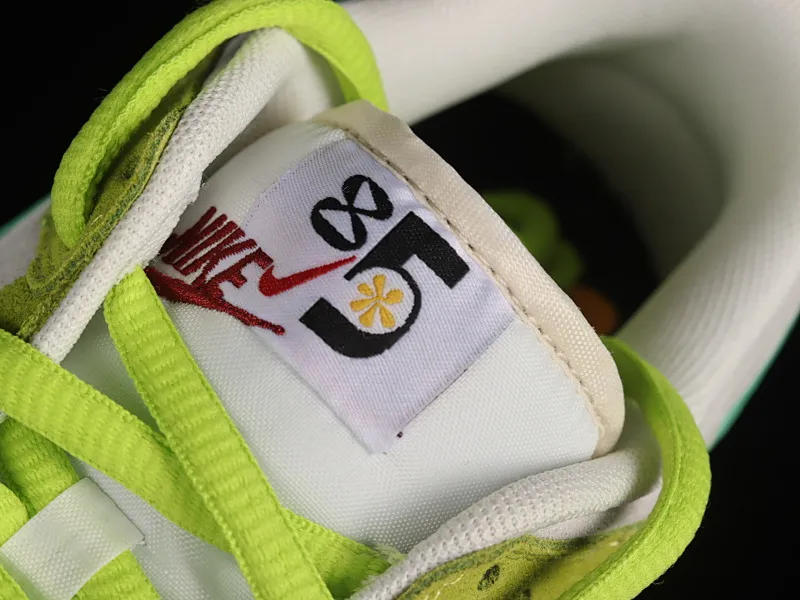 All categories Nk SB Dunk Series Nk SB Dunk Low low-top sneakers Nk SB Dunk Low "85" Green Apple Smiley SB low-top sports and leisure sneakers DO9457-122